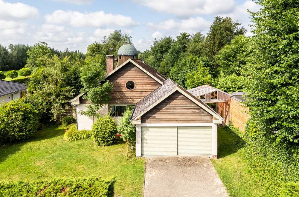 Te renoveren woning met zonnige tuin