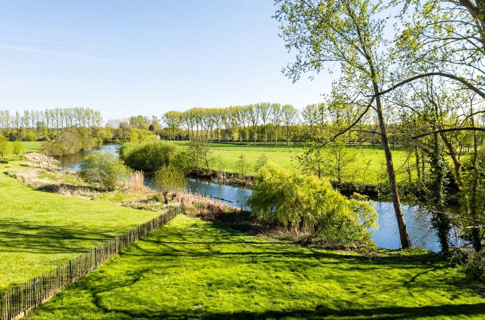 Karaktervolle eigendom op 2.400&nbsp;m² aan de Leie in Bachte-Maria-Leerne