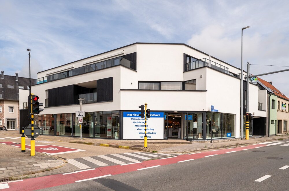 Handelsruimte op een commerciële ligging te Astene