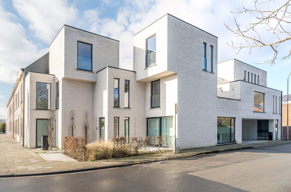 Hedendaagse instapklare woning te Melle 