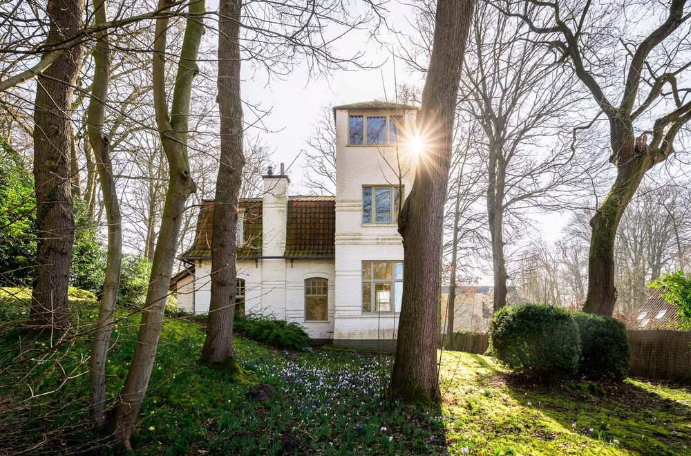 Villa 'Le Nid' in het dorpscentrum van Deurle 