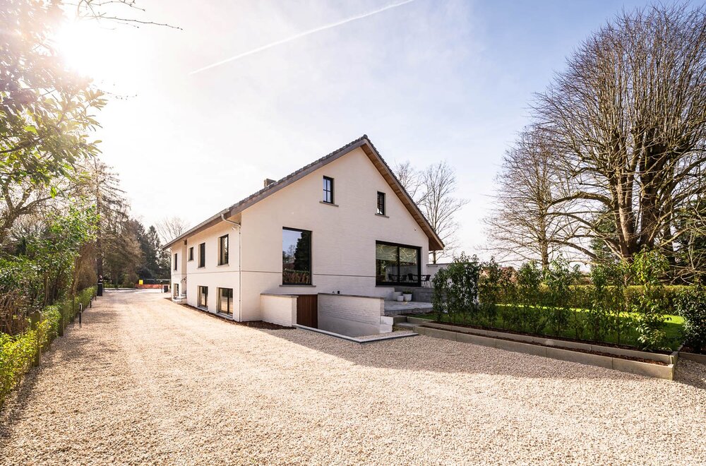 Instapklare villa in centrum Sint-Martens-Latem