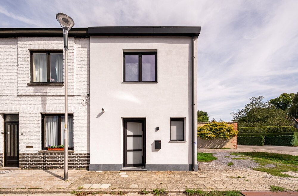 Stijlvolle dorpswoning met tijdloze elegantie